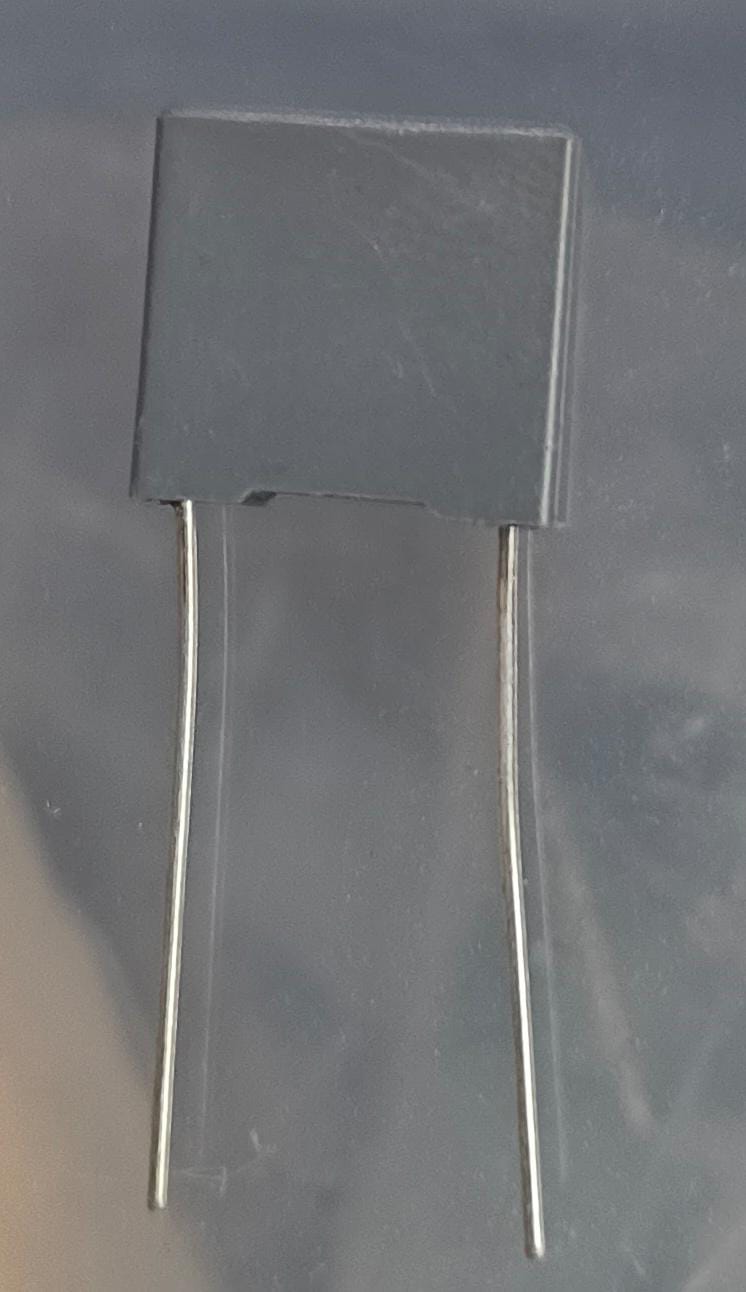 0.1µF X2 Safety Capacitor 310V AC 100nF 104K Metallized Polypropylene Film Capacitor EMI RFI Noise Suppression for SMPS, Power Supply & Electronics
